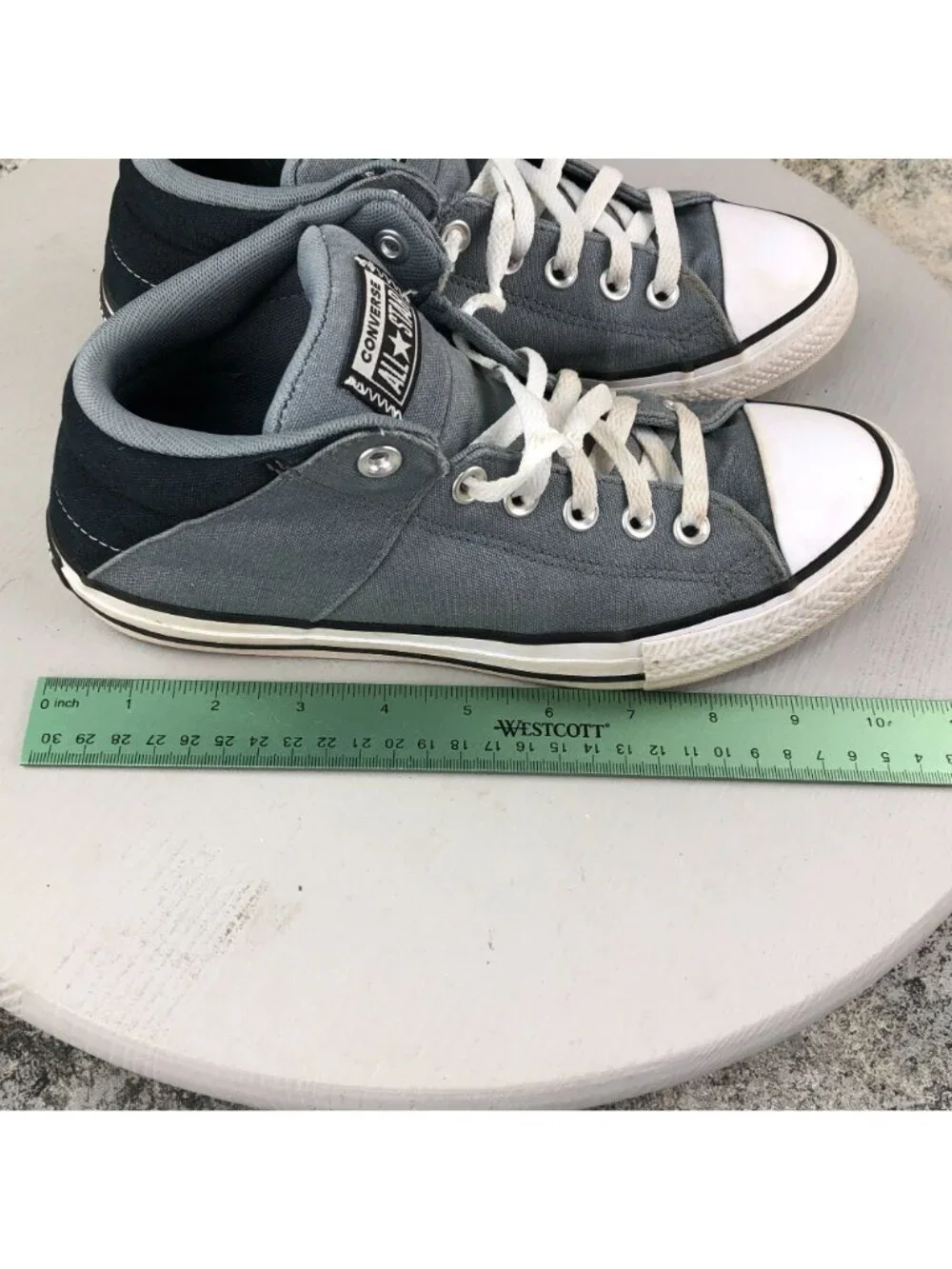 Converse Juniors Size 6 Chuck Taylor All Star Axel Gray White Sneakers Shoes